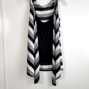 Soulmates Womens Juniors Sleeveless Black and White Small Blouse